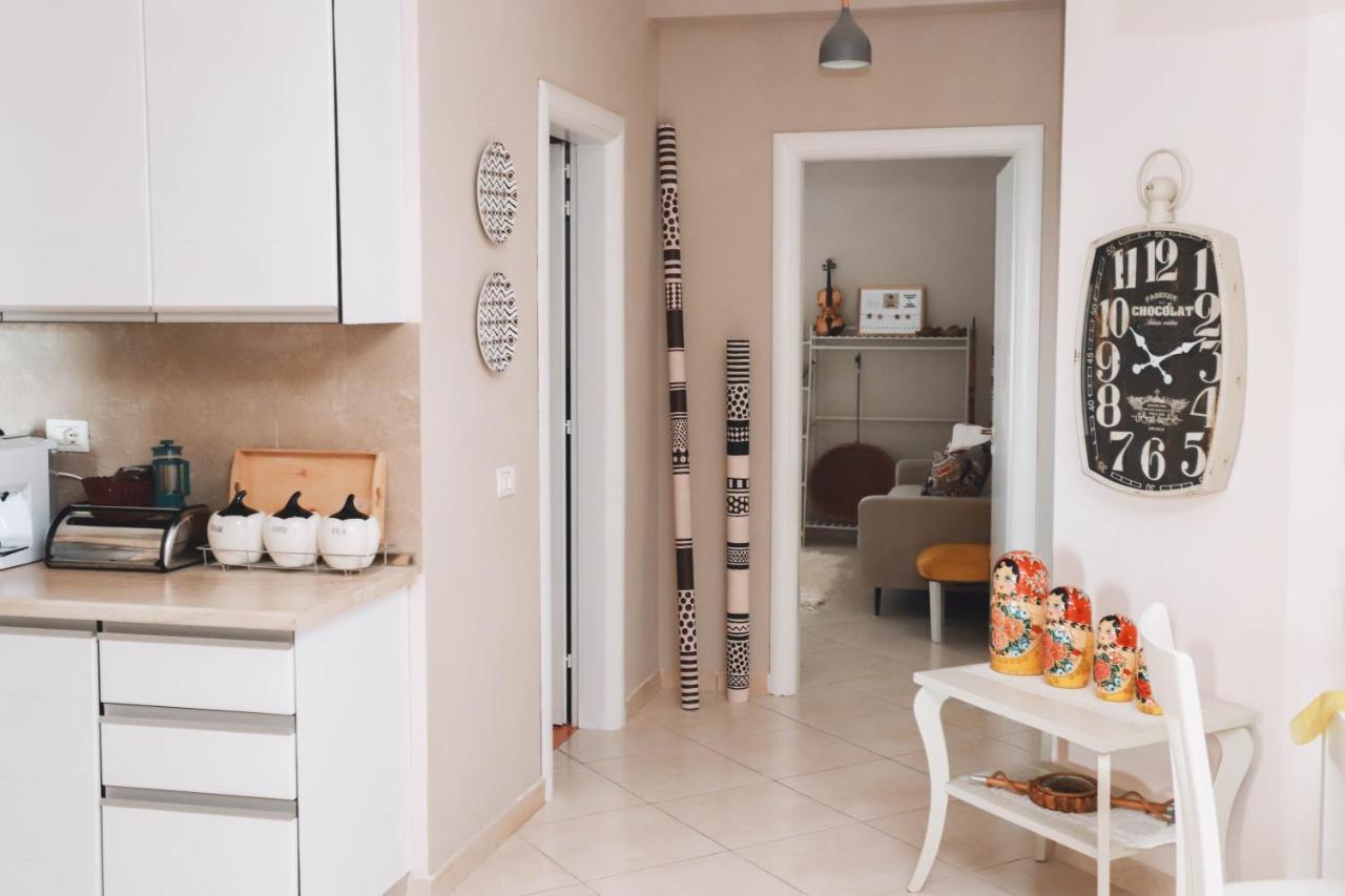 Large Apartment Near The Seaside Boulevard Lungomare Vlorë Extérieur photo