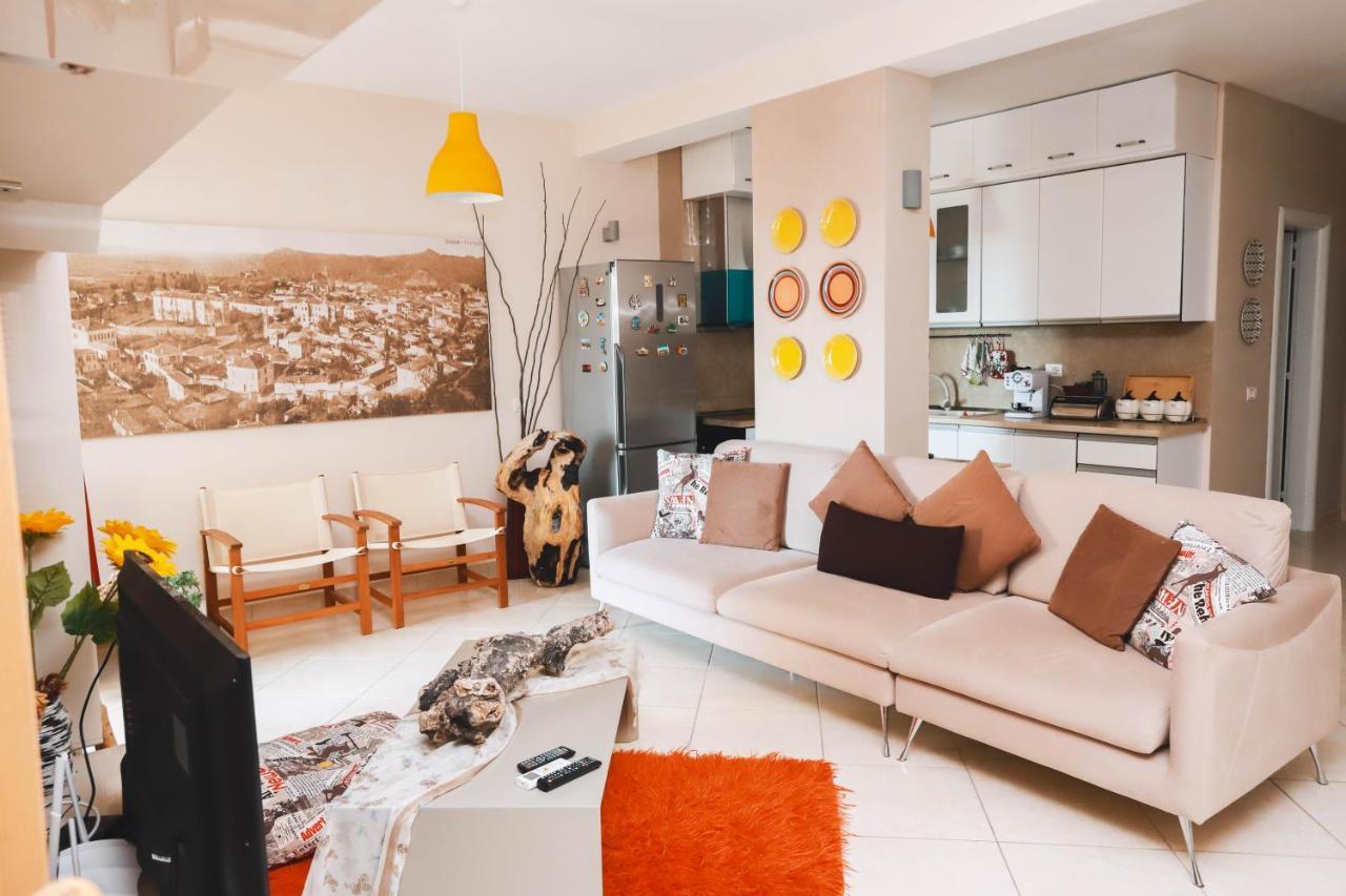 Large Apartment Near The Seaside Boulevard Lungomare Vlorë Extérieur photo