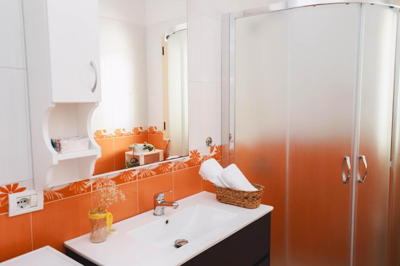 Large Apartment Near The Seaside Boulevard Lungomare Vlorë Extérieur photo