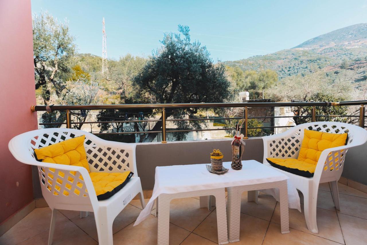 Large Apartment Near The Seaside Boulevard Lungomare Vlorë Extérieur photo