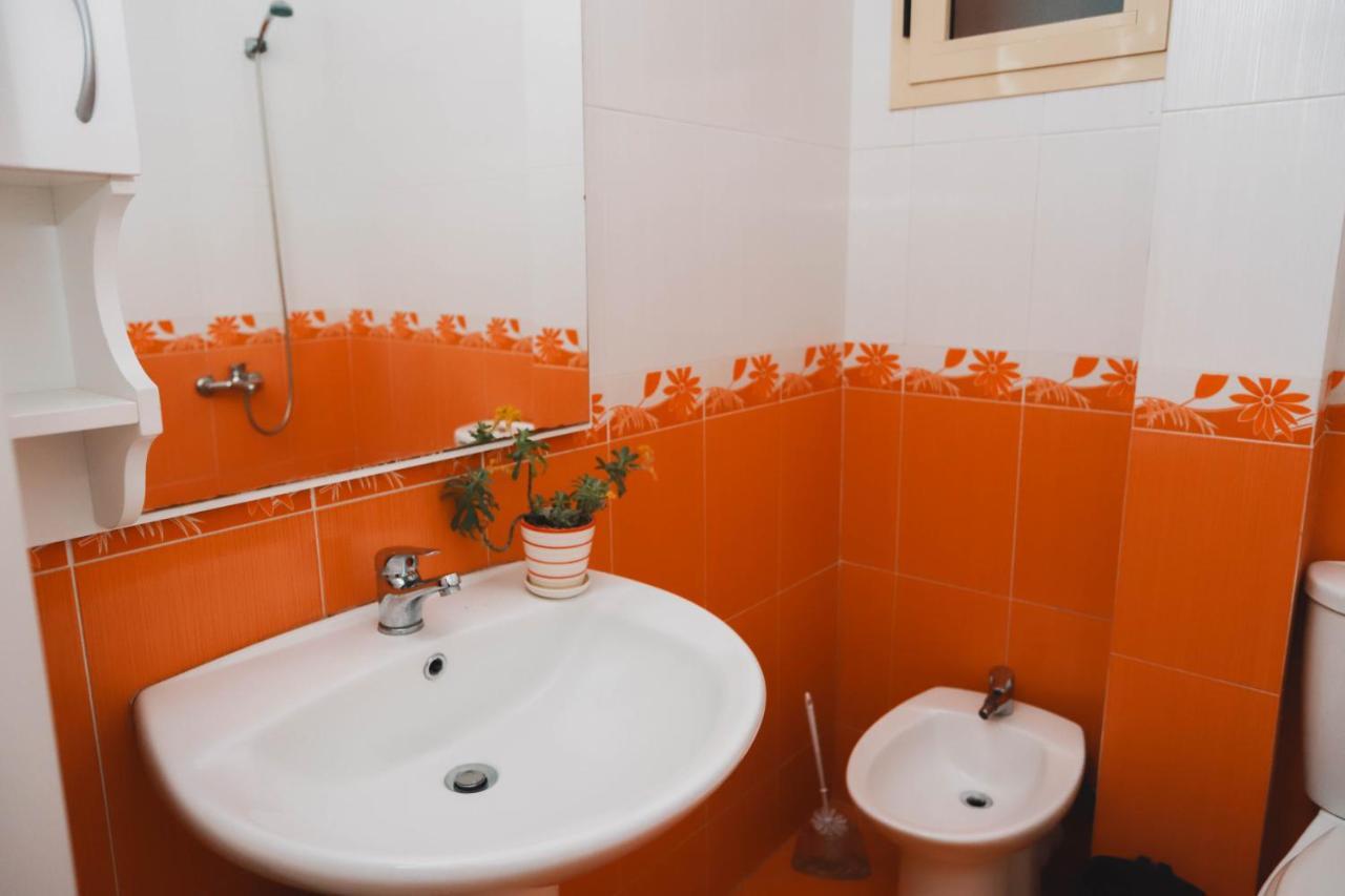 Large Apartment Near The Seaside Boulevard Lungomare Vlorë Extérieur photo