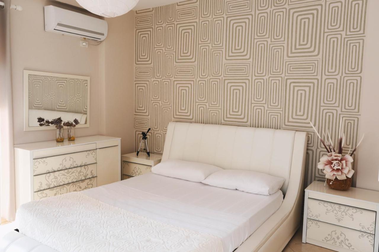 Large Apartment Near The Seaside Boulevard Lungomare Vlorë Extérieur photo